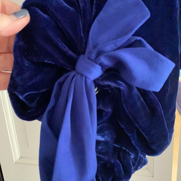 Free People cobalt blue velvet top. - Picture 6 of 10